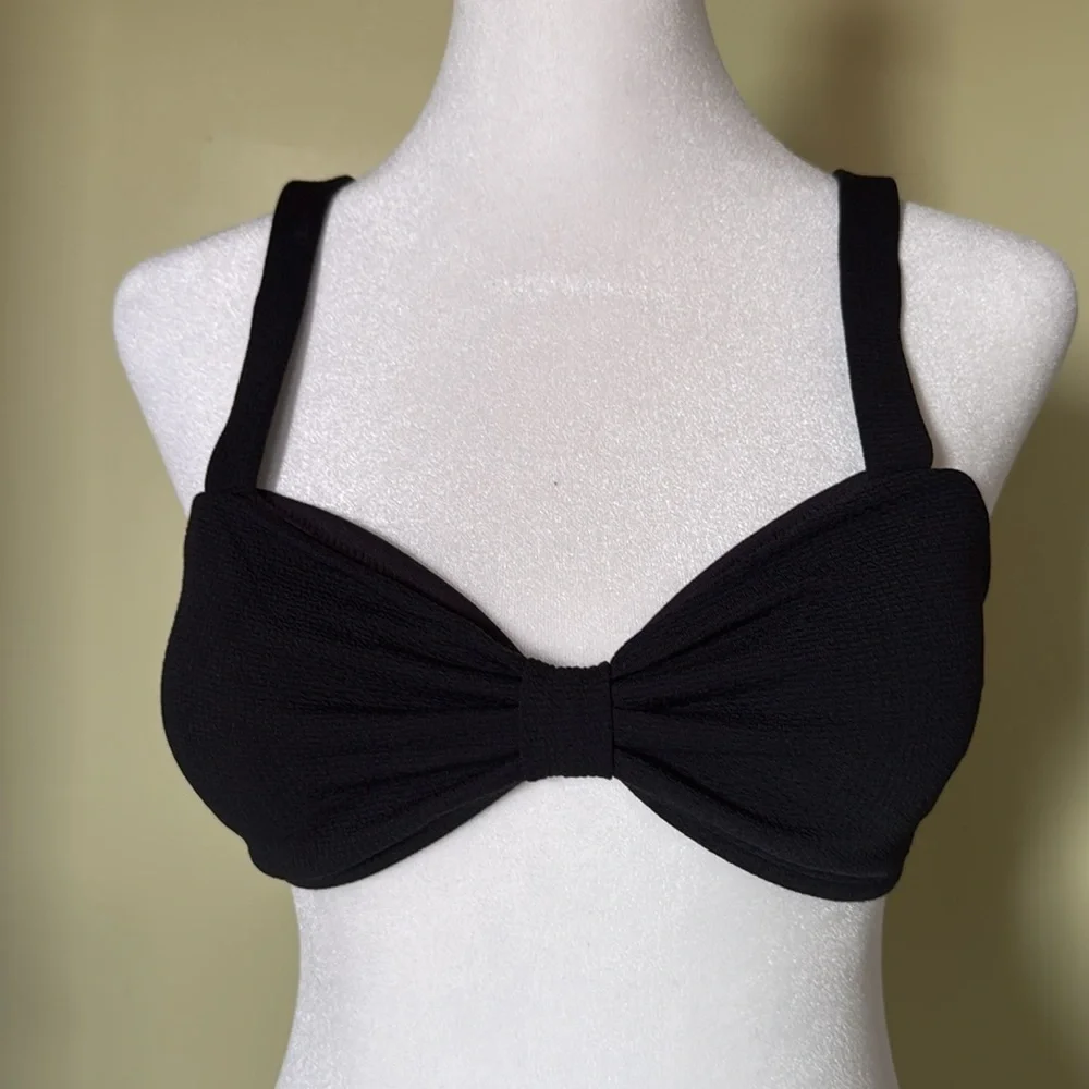CUPSHE Women's Swimwear Bikini Top size Small